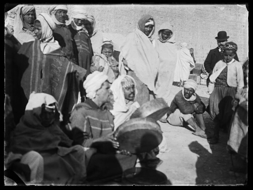 Constantine. Chanteurs arabes. Dimanche 16 mars 1902 (n°50)