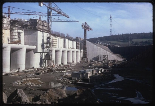 Construction de l'usine marémotrice de la Rance (?)